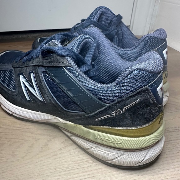 New Balance 990V5 women Navy Suede Mesh Running‎ Shoes Size 8.5 B - Picture 3 of 9